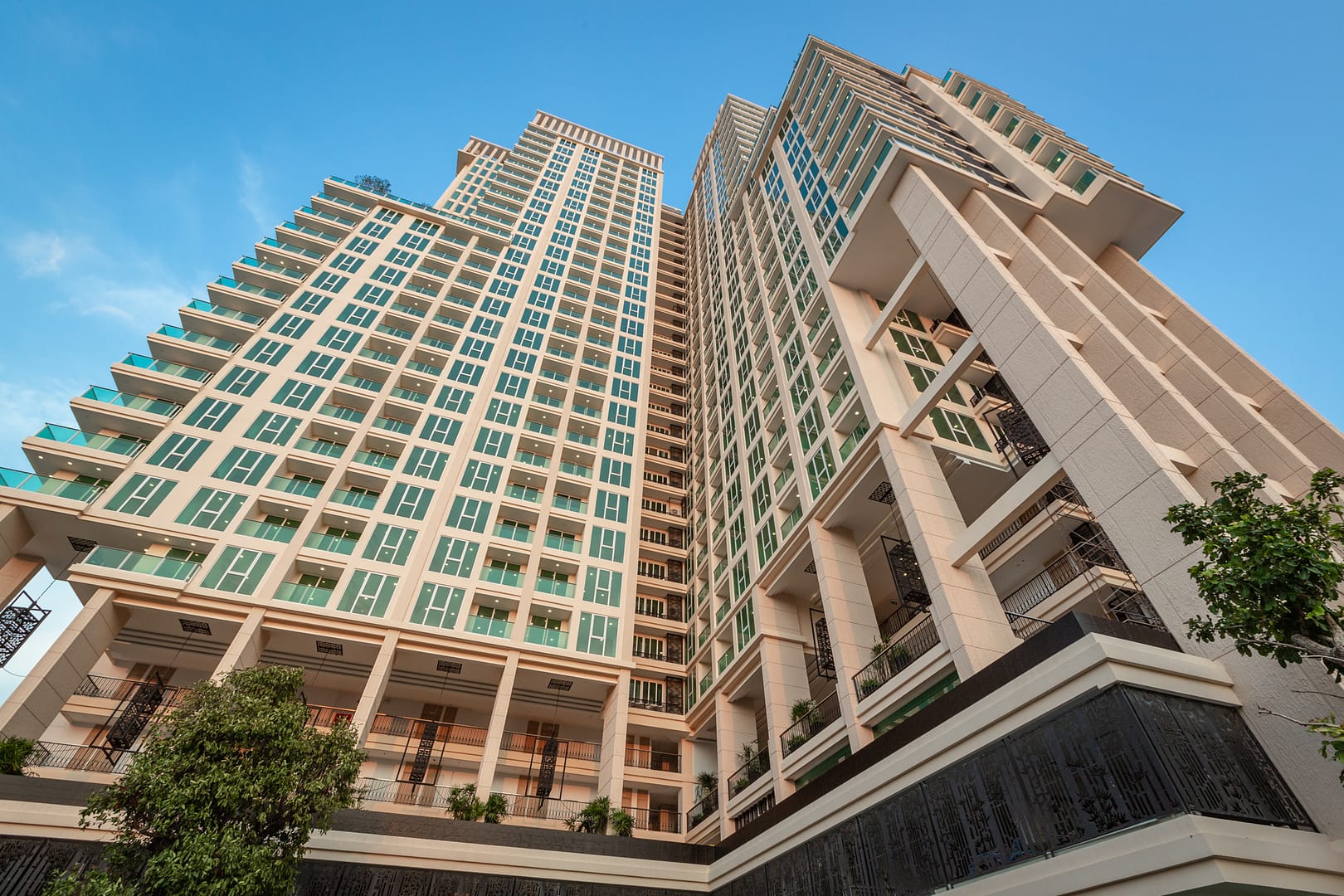 City Garden Tower for rent