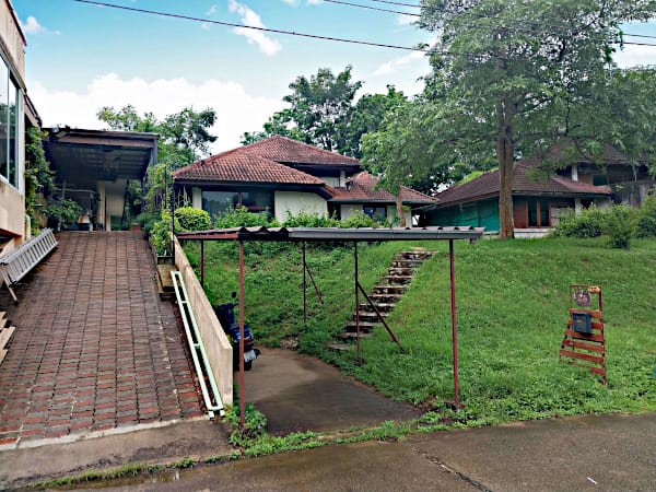 2 bed room house Pattaya Country Club